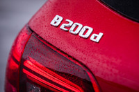 「Bクラス」のマイナーチェンジモデルは、1.3リッター直4ガソリンターボエンジンを搭載する「B180」と、2リッター直4ディーゼルターボエンジンを搭載する「B200d」の2車種がラインナップされる。今回試乗したのは後者で、車両本体価格は573万円。