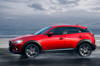 2014年のロサンゼルスオートショーで発表され、翌年2月に日本で発売された「CX-3」。こちらも車齢はすでに満9年を数える。