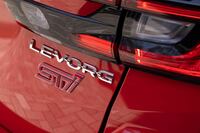 「レヴォーグ」の2.4リッターモデルは1.8リッターモデルと異なり、グレード名称に「R」が添えられる。今回は、なかでも運転支援システムの充実した「STI Sport R EX」に試乗した。