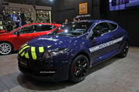 「ルノー・メガーヌ ルノースポール ジャンダルムリ」
    