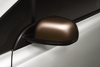 日産、2車種に創立80周年記念モデルを設定の画像