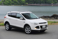 現行型「クーガ」の車重は、1.5リッターの「トレンド」が1640kg、2リッターの「タイタニアム」が1720kgとなる。