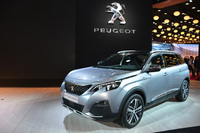 「プジョー5008 SUV」