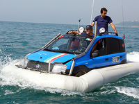 パンダ4×4テッラマーレ（フィアット提供）