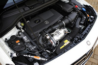 新世代1.6リッター直列4気筒直噴ターボエンジンには、7段デュアルクラッチトランスミッションやECOスタートストップ（アイドリングストップ機能）が組み合わされ、従来モデル比で約19％燃費が向上した。