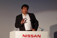 「e-Bio Fuel-Cell」の展望について語る日産自動車の坂本秀行副社長。「現在、この技術を投入した実験車両も開発中で、今年の夏には公開する予定がある」とコメントした。