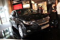 会場のレクサスモナコのブース。