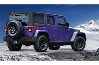 「ラングラー アンリミテッド バックカントリー エディション」のリアビュー。