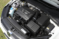 
	エンジンについては基本的にDSG仕様と共通。280psの最高出力と38.7kgmの最大トルクを発生する。
	