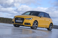 5ドアの「S1スポーツバック」も設定される。