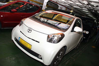 2009年5月のブガッティ世界ミーティングで。フェリーに乗ったiQ。