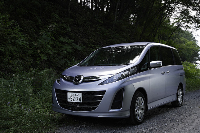 【スペック】20CS：全長×全幅×全高＝4715×1770×1835mm／ホイールベース＝2850mm／車重＝1640kg／駆動方式＝FF／2リッター 直4DOHC16バルブ（151ps/6200rpm、19.4kgm/4500rpm）／価格＝219万9000円（テスト車＝286万500円／クリーンエアパッケージ＝5万2500円／コンフォートパッケージ＝5万5650円／電動両側スライドドア＋本革巻きステアリング＆シフトノブ＝11万7600円／SRSエアバッグシステムカーテン＆フロントサイド＝9万4500円／HDDナビ＋フロント＆サイド＆バックビューモニター＝34万1250円）