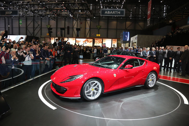 フェラーリ812スーパーファスト（写真＝フェラーリ）