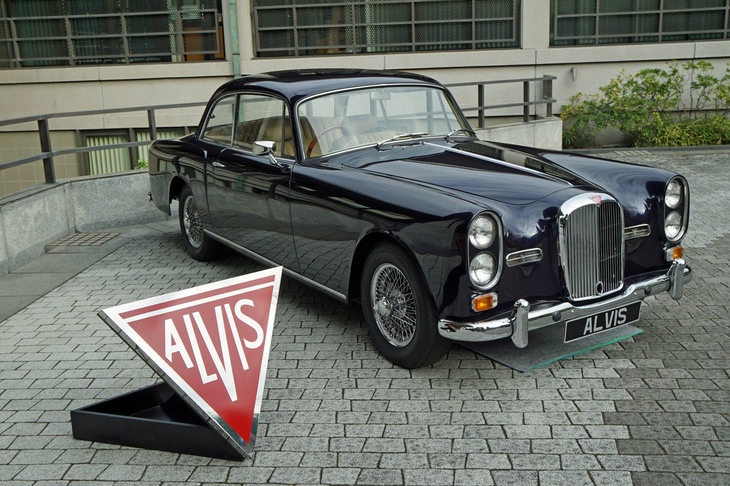 1965年型「アルヴィスTE21サルーンバイ パークウォード」も展示されていたが、こちらは今回導入されるものとはまた別のクルマ。