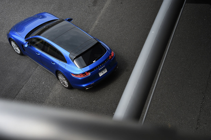 ポルシェ・パナメーラ4 Eハイブリッド スポーツツーリスモ