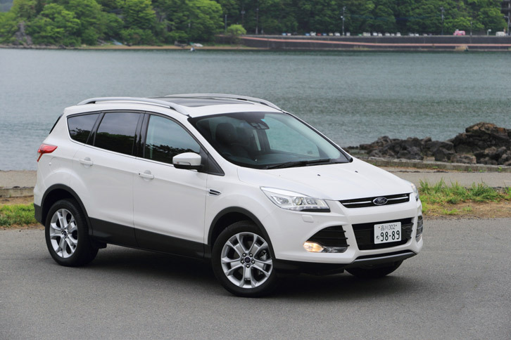 現行型「クーガ」の車重は、1.5リッターの「トレンド」が1640kg、2リッターの「タイタニアム」が1720kgとなる。