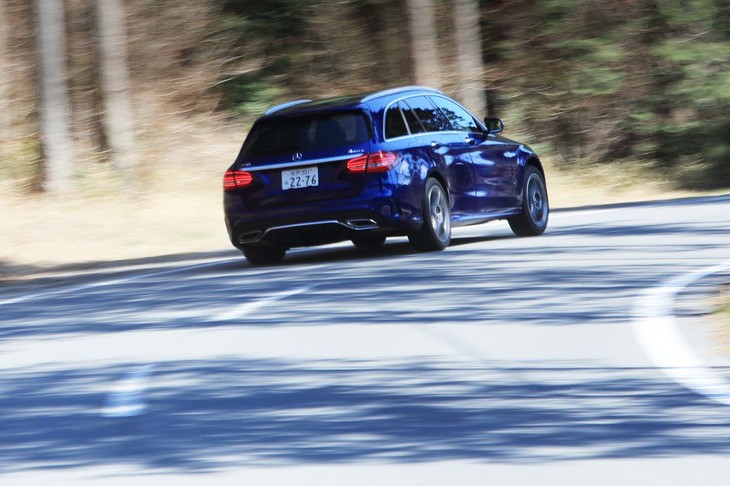 回生ブレーキで発電した電気は容量1kWhのリチウムイオン電池に蓄えられ、ターボの効力が発生しない低回転時にアシストを行う仕組み。モーター最高出力は14psとなっている。