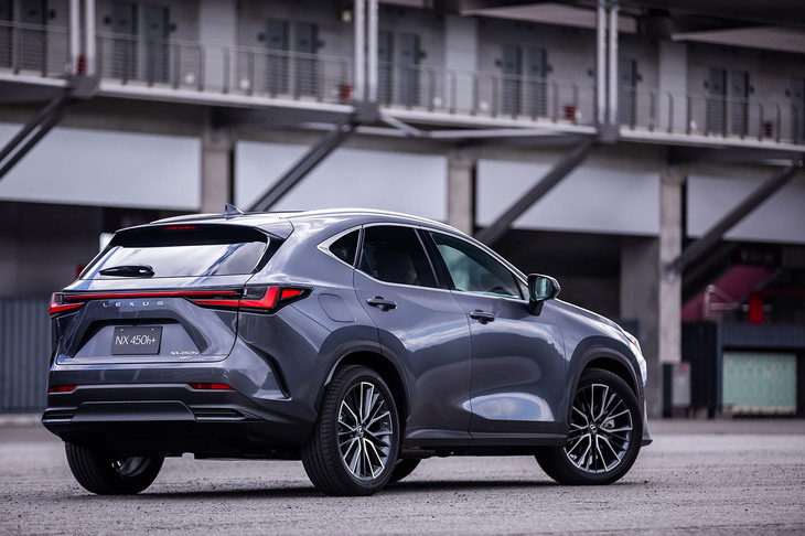NX450h＋“バージョンL”（エクステリア）