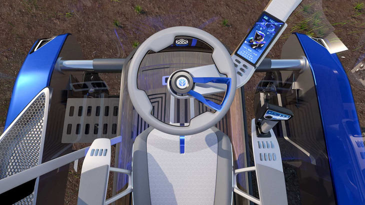 運転席まわり。フロアにはワイン樽（だる）の木材を用いる。