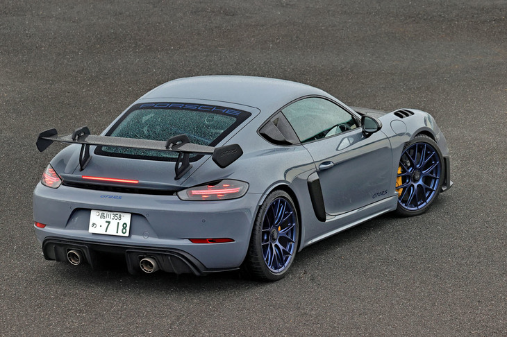 ニュルブルクリンクの北コースを7分9秒300で周回するという「718ケイマンGT4 RS」。その実力は、やはりサーキットでないと確かめることはできなそうだ。