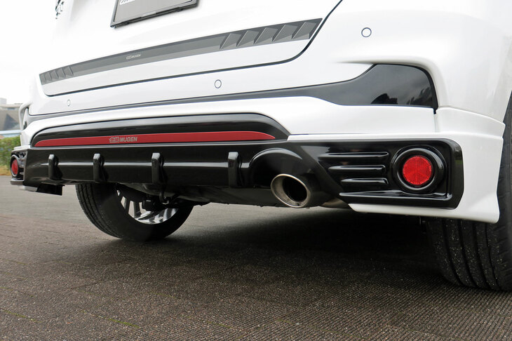 ホンダ・フィットe：HEV RS 無限パーツ装着車（リアアンダースポイラー for RS）