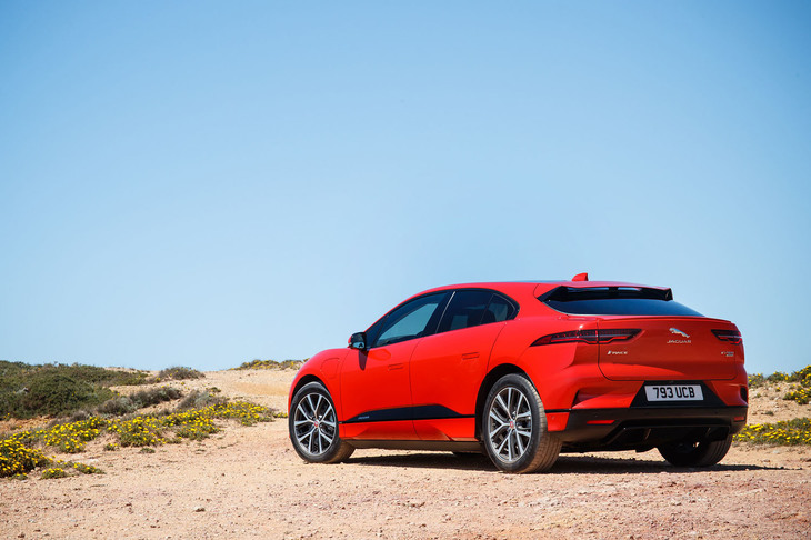 「Iペース」は、ジャガー初の量産型ピュアEV。2018年3月、製造工場のあるオーストリア・グラーツで世界初公開された。