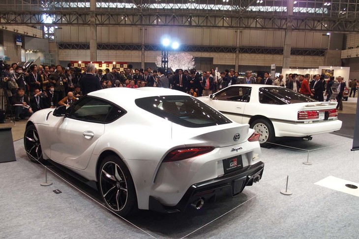 トヨタブースで行われたプレスカンファレンスの様子。