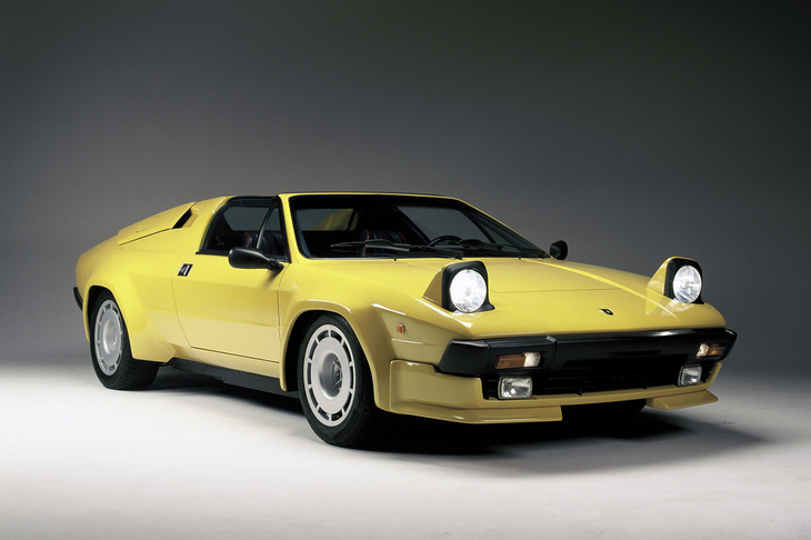 自然吸気のV8エンジンが搭載された「ランボルギーニ・ジャルパ」は1988年まで生産が継続された。「テメラリオ」で復活したV8は、このジャルパ以来の採用となる。