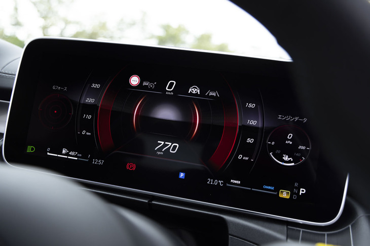 12.3インチのデジタルコックピットディスプレイ。メーター内のデザインは、「スポーティー」（写真）に「クラシック」「ナビゲーション」「アシスト」「サービス」を加えた全5種類から選択できる。