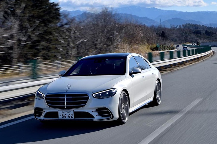 パワフルなエンジンと4輪操舵を組み合わせる「S500 4MATIC」。全長約5.2mというサイズを感じさせない走りをみせました。（photo：小林俊樹）