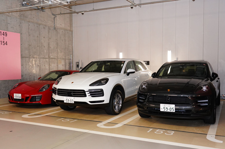 同じく写真左から「911カレラGTS」「カイエン」「マカンS」。