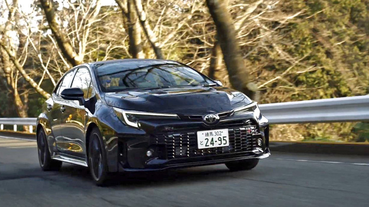 トヨタGRカローラRZ