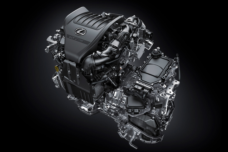 「RX500h」の前輪を駆動するパワーユニット。2.4リッター直4ターボエンジンと6段ATの間には、動力の伝達／遮断に用いる多板クラッチが備わっている。