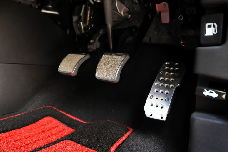 ホンダN-ONE RS（無限用品装着車）（ABCペダル）