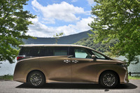 トヨタ・アルファード エグゼクティブラウンジ