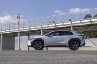 ボディーサイズは全長×全幅×全高＝4690×1860×1650mm。トヨタ車では「RAV4」や「ハリアー」と同等のサイズだが、2850mmのホイールベースは既存の2車よりもだいぶ長い（RAV4とハリアーは2690mm）。