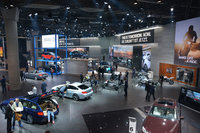 BMWグループがブースを構えるホール11の様子。