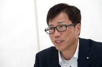 ＜森田祐司さんプロフィール＞　
	1990年入社。車体設計部にて、4代目「アルト」や4代目「エブリイ」などのドア設計を担当。2012年より11代目「キャリイ」や6代目エブリイのボディー設計に従事。2016年に四輪商品・原価企画本部 四輪商品第二部 アシスタントチーフエンジニアとなり、初代「バレーノ」の開発を担当した。2018年に２代目バレーノおよび「フロンクス」のチーフエンジニアに就任（現職）。