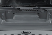 ブラックが決め手、「ジープ・ラングラー」の新グレード登場の画像