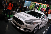 フォードとドミノ・ピザがミシガン州で実証実験中の自動運転配達車。