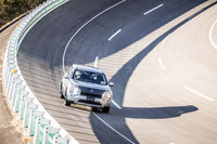 最新の「S-AWC」ではブレーキによるベクタリング制御をリアにも拡大。右の前と左の後ろなど、斜めに組み合わせて弱制動するのがよく曲がる秘密だという。