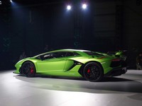 パワーウェイトレシオはわずか1.98kg/ps。ニュルブルクリンク北コースでの6分44秒97というラップタイムは当時、市販車最速記録となっていた。