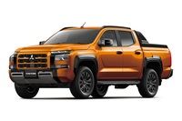 国内では12年ぶりに発売される「三菱トライトン」。500万円前後と強気な価格設定だ。