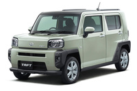 カタログモデルの「G」。車体色は新規設定の「セラミックグリーンメタリック」。