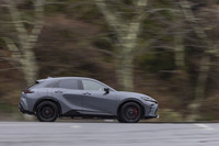 「RS」に標準装備の電子制御式ダンパー「AVS」は、「Z」ではオプションでも選べないアイテムだ。