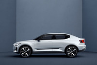 「ボルボ・コンセプト40」（セダン）。