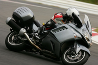 【Movie】最新のオートバイ23台が、サーキットを激走！の画像