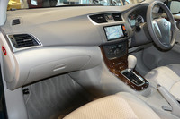 「一クラス上の上質感」を追求したという車内空間。実寸はもちろん、インパネのデザインなども車内空間にゆとりが感じられるよう配慮したものとなっている。