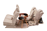 リアシートには左右独立式の座面チップアップ機構とスライド調整機構、ダイブダウン機構を採用。シートアレンジを大幅に強化している。