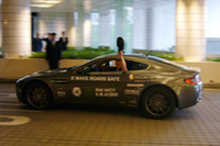 帽子を振りながらヴァンテージは勢いよく出発した。グレートジャーニーの幕開けだ。